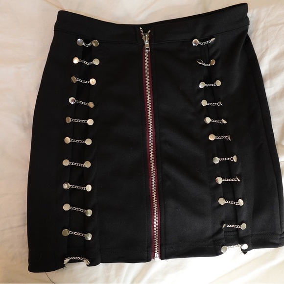 Fashion Nova Black Mini Skirt with Silver Accents / Skin Revealing Slits - Picture 2 of 10